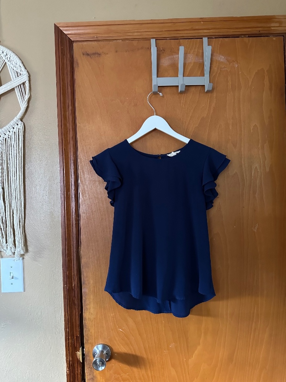 E&M Navy Blue Flutter Sleeve Blouse Size Small